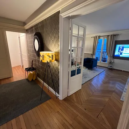 Apartment Balcon , Vue Tour Eiffel Ac 5/6 P
