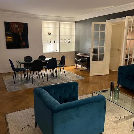 Balcon , Vue Tour Eiffel Ac 5/6 P *
